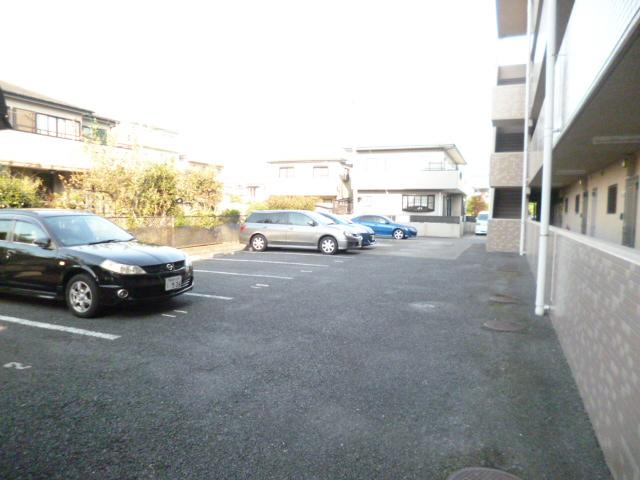 さいたま市桜区西堀３丁目の賃貸マンションの駐車場|駐車スペースもあります