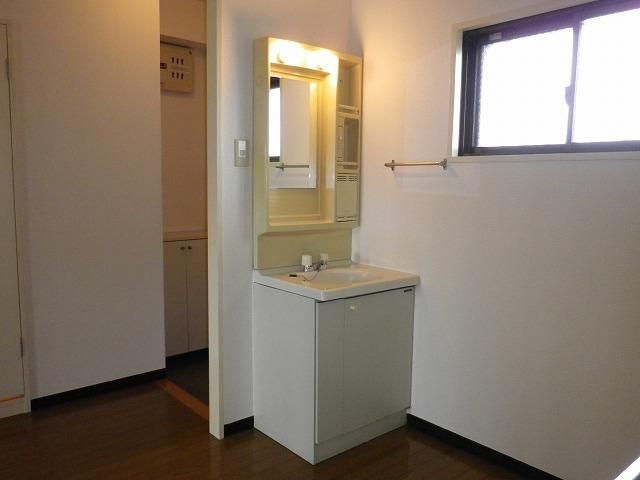 さいたま市桜区西堀３丁目の賃貸マンションの洗面所|忙しい朝には欠かせない洗面所です