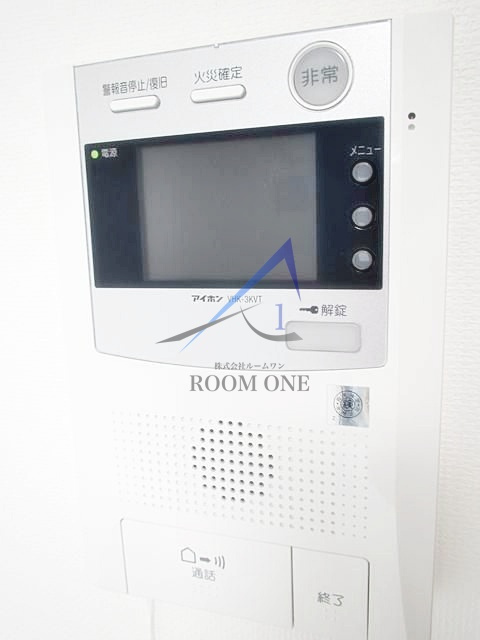 ライジングプレイス川崎のセキュリティ|モニター付きインターホンです。