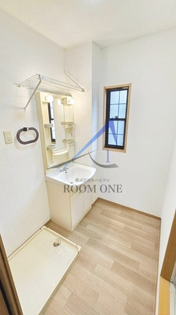 グリーンサイド片倉の洗面所|独立洗面台です。