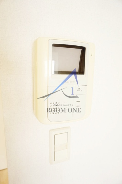ヴィータローザ横浜吉野町の設備|モニター付きインターホンです。