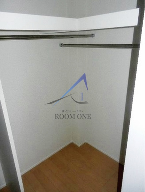 シャンポール調布の収納|ウォークインクローゼットです。