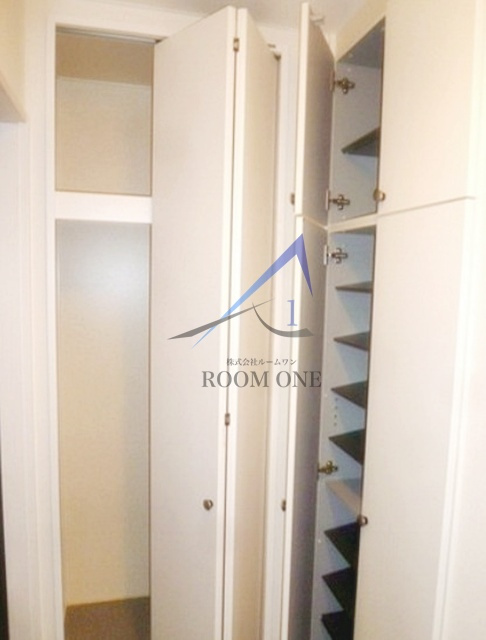 ユニヴェール華の設備|シューズボックスです。