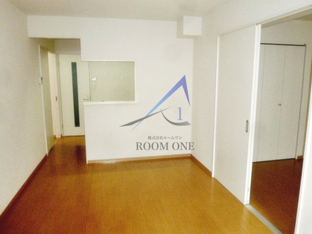 ユニヴェール華の居間・リビング|洋室のお部屋です。