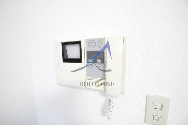 メインステージ神田駅前のセキュリティ|モニター付きインターホンです。