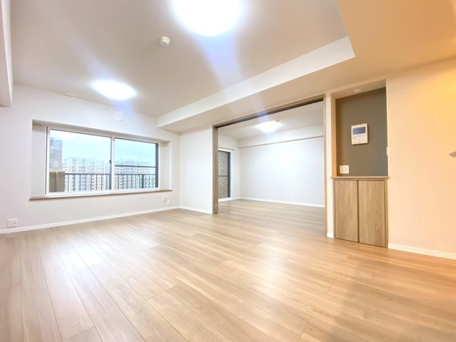 ダイアパレス豊平の居間・リビング|南西向きで陽当たり良好なリビング！