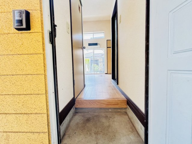 筑紫野市針摺中央１丁目のアパートの玄関