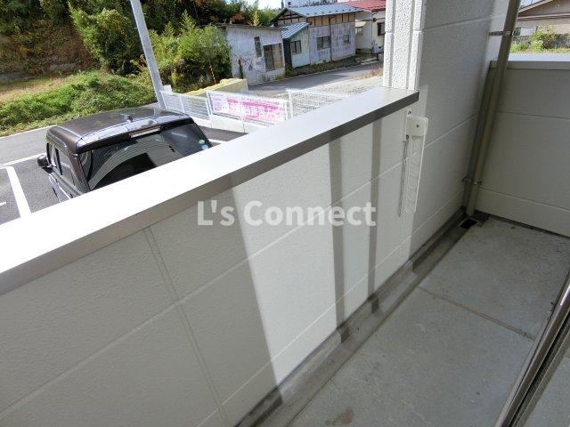 【バルコニー】 | ｆａｍｉｌｉｅ（ファミリエ） | 晴れた日には洗濯物もたくさん干せます。