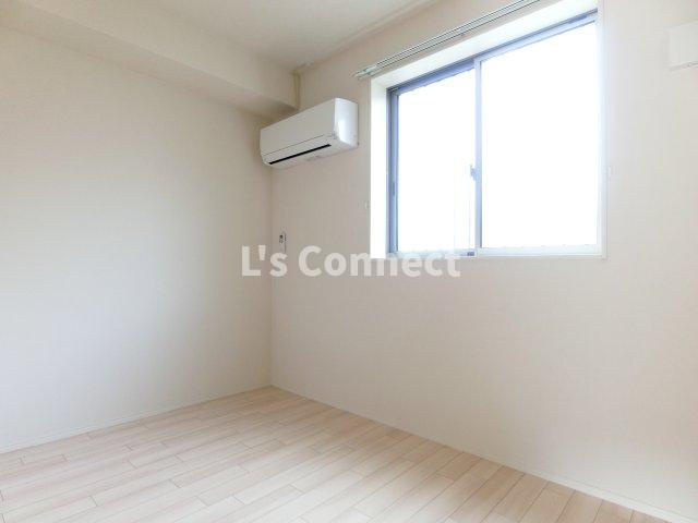 【その他】 | ｆａｍｉｌｉｅ（ファミリエ） | 洋室にもエアコン付き。