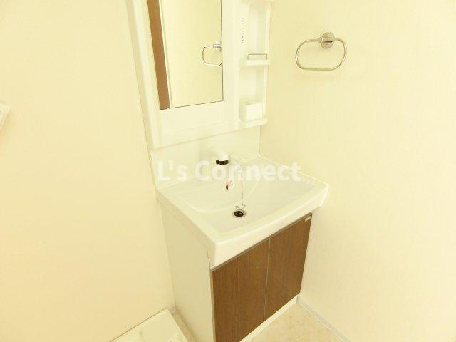 【洗面所】 | ｆａｍｉｌｉｅ（ファミリエ） | 朝の支度もスムーズな独立洗面台。