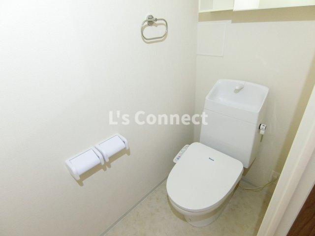 【トイレ】 | ｆａｍｉｌｉｅ（ファミリエ） | 温水洗浄便座付きのトイレ。