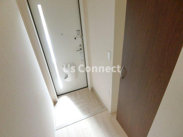 【玄関】 | ｆａｍｉｌｉｅ（ファミリエ） | 背の高い下駄箱で靴も収納できます。