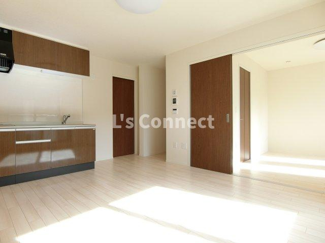 【内装】 | ｆａｍｉｌｉｅ（ファミリエ） | 居室と寝室を分けて生活できる１ＬＤＫ。