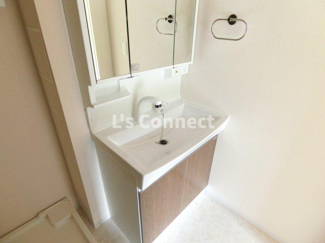 【洗面所】 | ｆａｍｉｌｉｅ（ファミリエ） | 朝の支度もスムーズな独立洗面台。