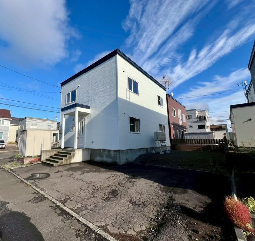 東苗穂12条1丁目の駐車場|駐車3台可能です◎