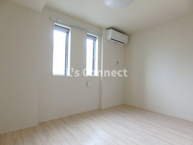 【その他】 | Ｓｏｌｅｉｌ（ソレイユ） | ５．１帖の洋室にもエアコン付き。