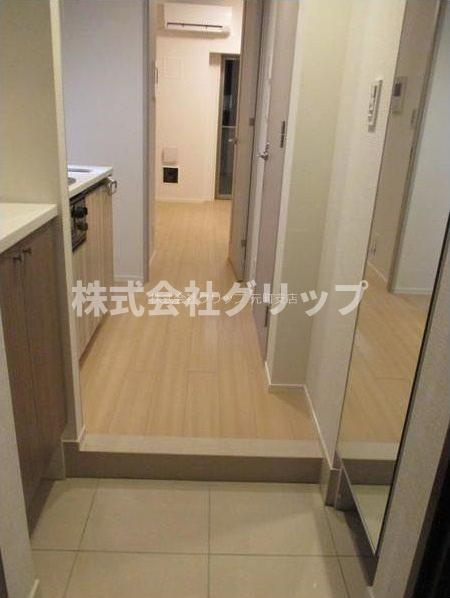 クレイシア西横浜グランカリテの玄関