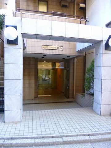 レガシー千駄木のエントランス
