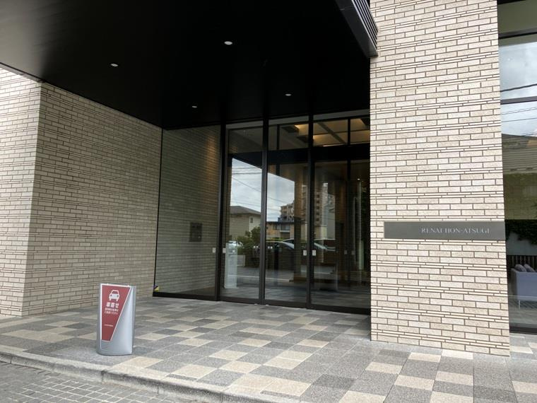 ルネ本厚木のエントランス