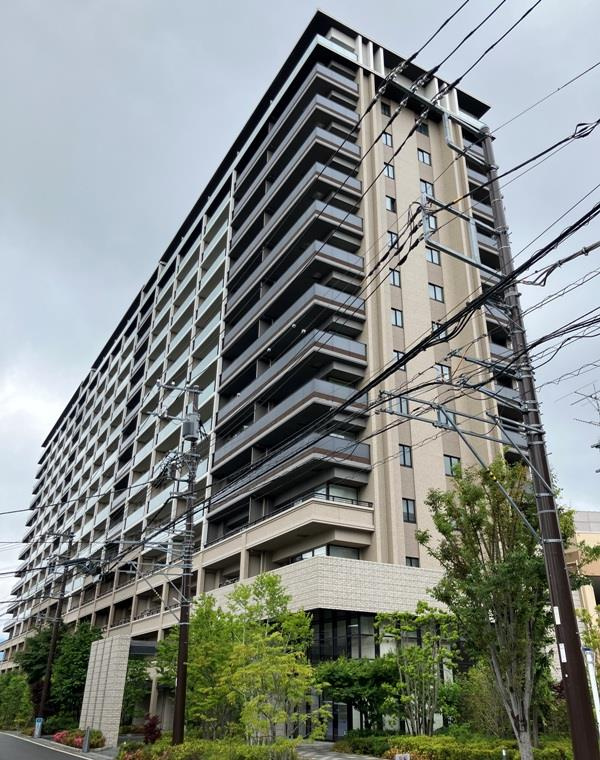 ルネ本厚木の外観