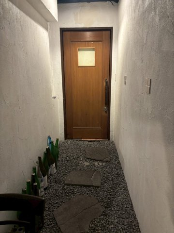 西心斎橋2丁目店舗の玄関