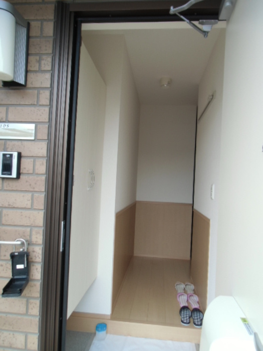 イーズフィールド Ｂの玄関|玄関