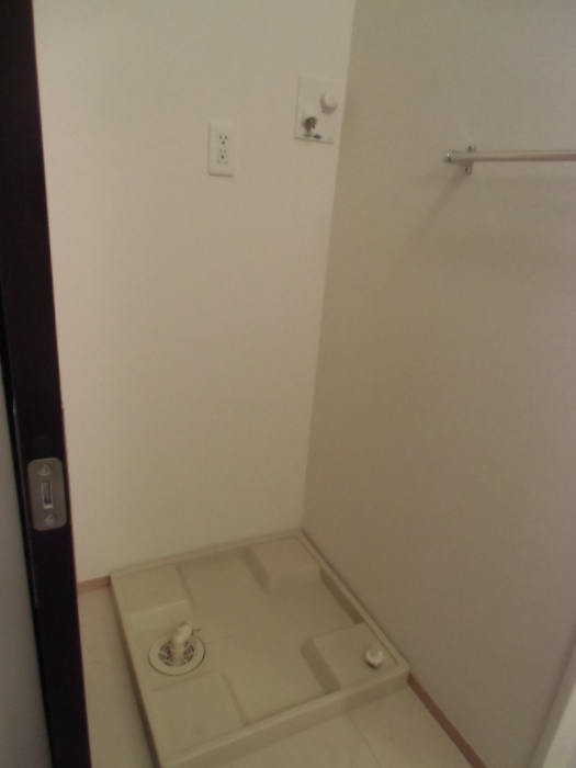 イーズフィールド Ｂの設備|室内洗濯機置き場