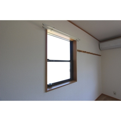 【居間・リビング】 | 洋室・小窓