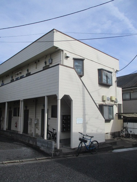 コーポ・パインウッドの外観