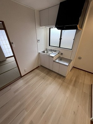 リバーサイド丸山の内装