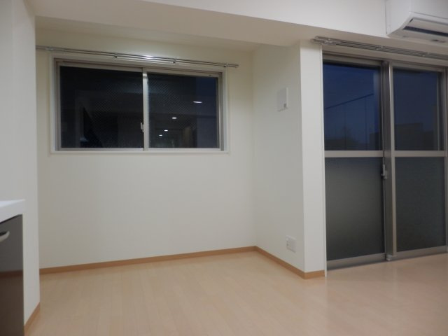 星華ビルの洋室