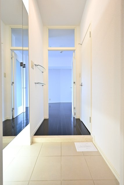 ビット代々木上原ラティスの玄関