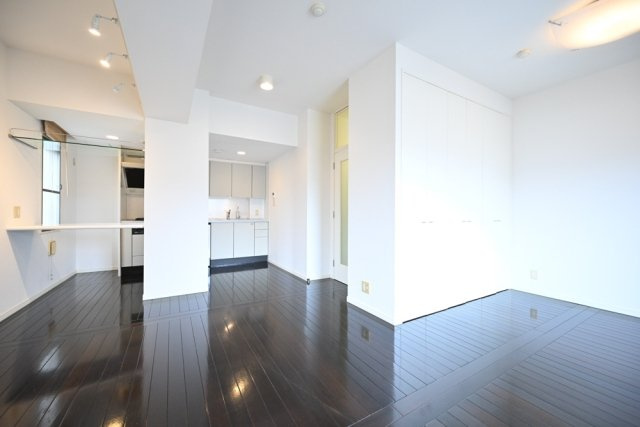 ビット代々木上原ラティスの洋室