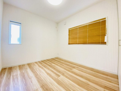 【寝室】リーブルファイン東本地ケ原町　８号棟