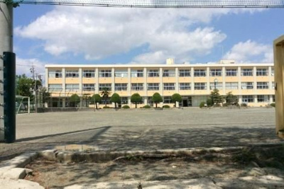 尾張旭市立本地原小学校 徒歩23分。 1770m