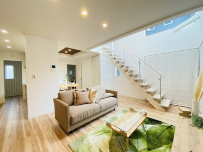 【居間・リビング】リーブルファイン東本地ケ原町　８号棟