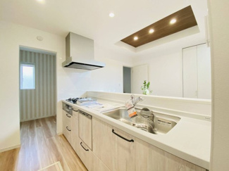 【キッチン】リーブルファイン東本地ケ原町　８号棟