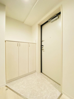 【玄関】STUDIO KANAREBASHI