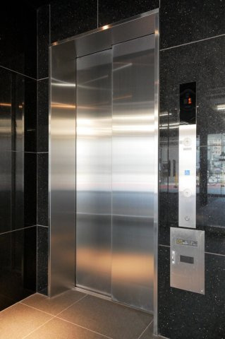 アークマーク大森町アジールコートの外観