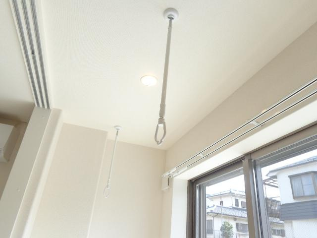 オーク　テラスの設備|室内物干し金具