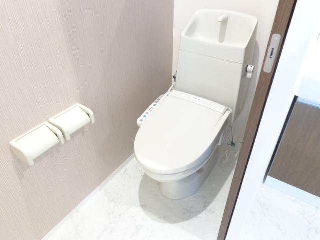 オーク　テラスのトイレ|シャワー付トイレ