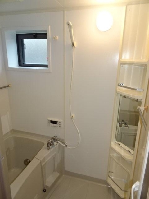 フォーチューン真壁　B棟の浴室|浴室