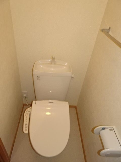 フォーチューン真壁　B棟のトイレ|温水洗浄暖房便座