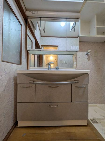 【独立洗面台】