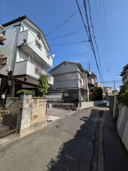 【前面道路含む現地写真】