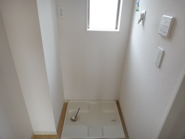 ヒューマックス中冨居のその他|洗濯機置場（イメージ）