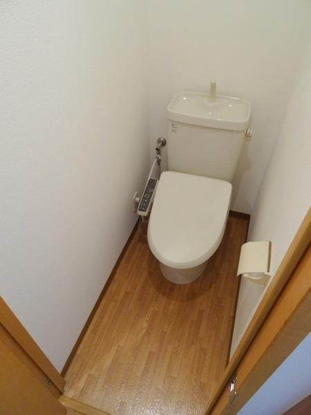 ポプラの樹のトイレ|★ウォシュレット機能付き★