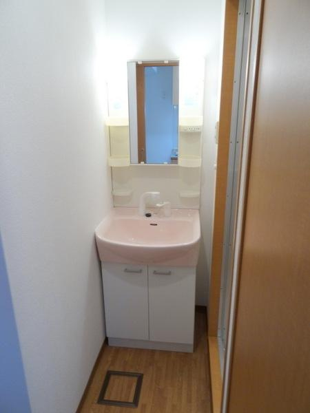 ポプラの樹の洗面所|★鏡付き洗面台★