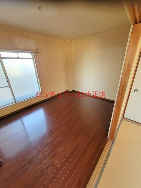 泉尾丸松マンションの洋室