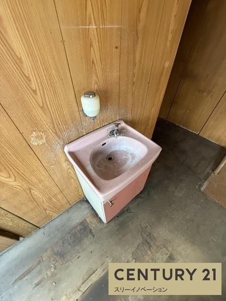 平尾2丁目倉庫の洗面所|洗面台